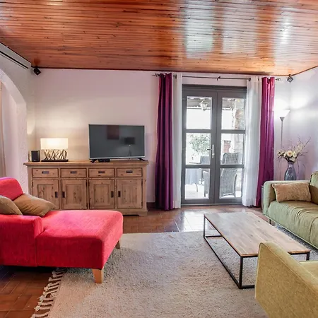 Pin Parasol Semesterbostad *